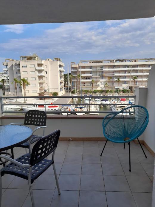 Appartement Lumineux Sur Les Canaux ロザス エクステリア 写真